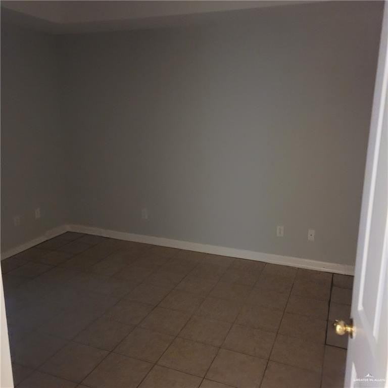 2321 Candlelight Ln Apt 4 - Photo 3 of 7