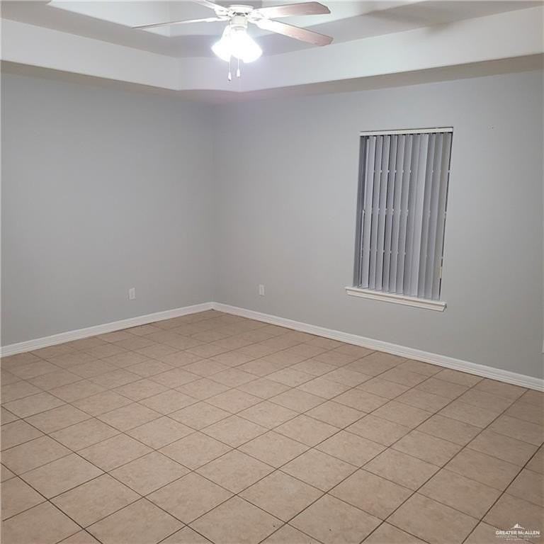 2321 Candlelight Ln Apt 4 - Photo 5 of 7