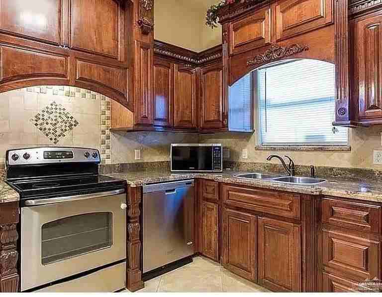 2613 Fairmont Ave - Photo 3 of 6