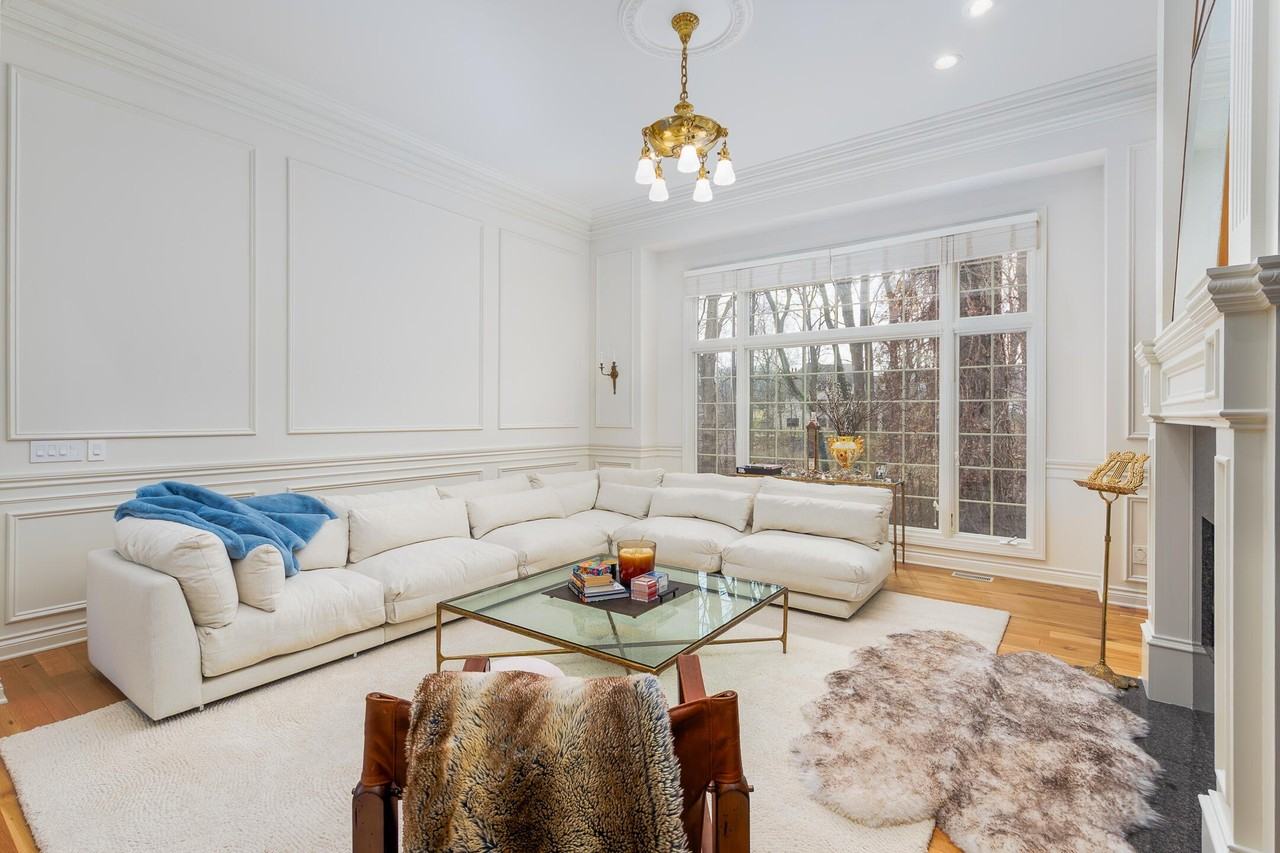 16646 Brooklane Blvd - Photo 4 of 50