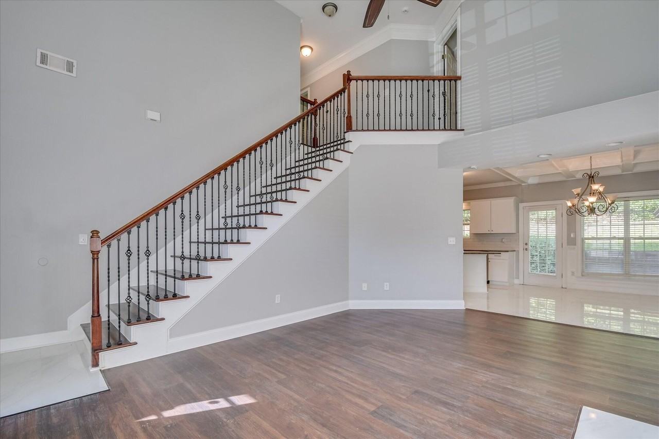 2909 Aylesbury Dr - Photo 6 of 38