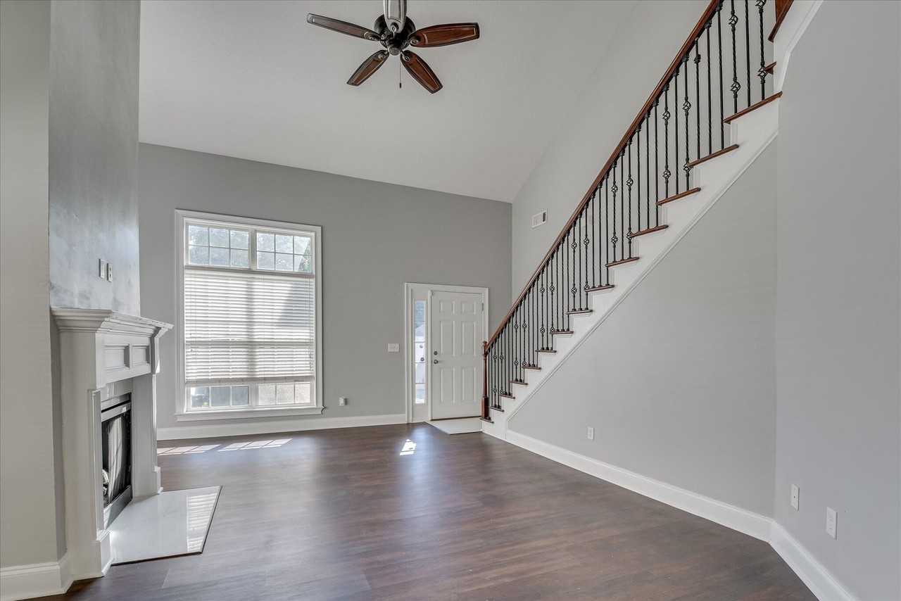 2909 Aylesbury Dr - Photo 7 of 38