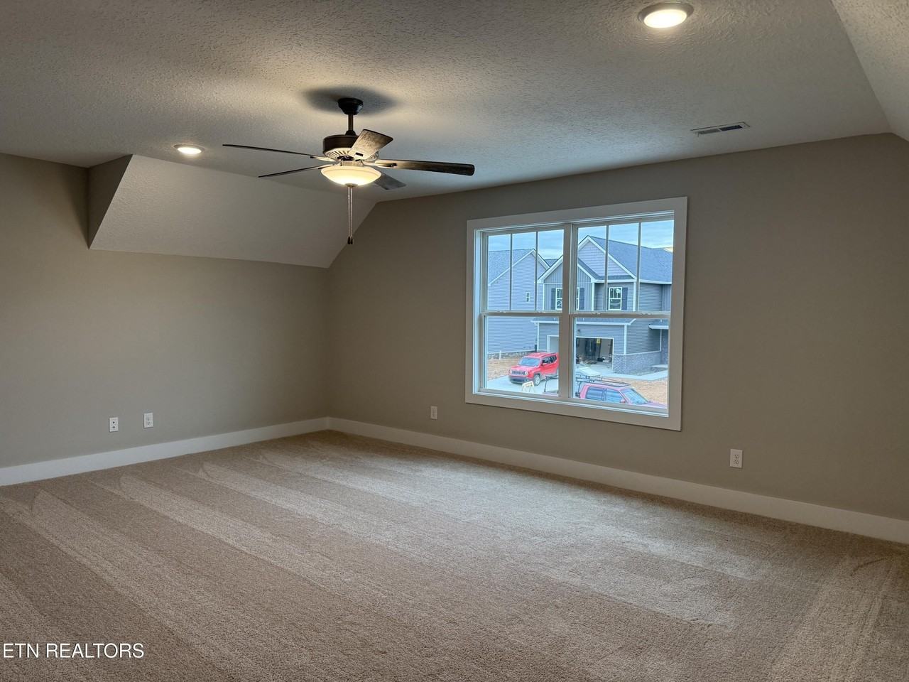 3229 Song Sparrow Dr - Photo 3 of 6