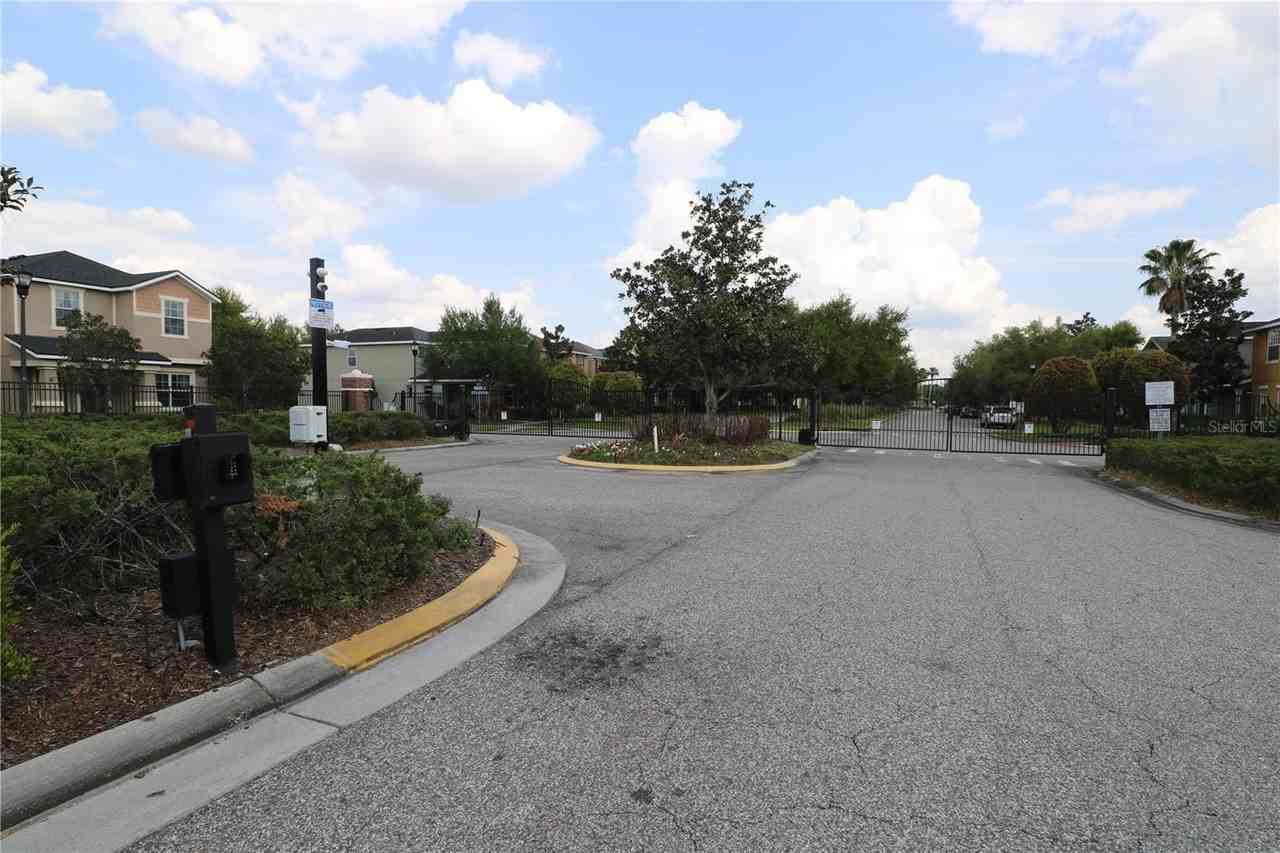 9029 Aspen Hollow Pl - Photo 3 of 50