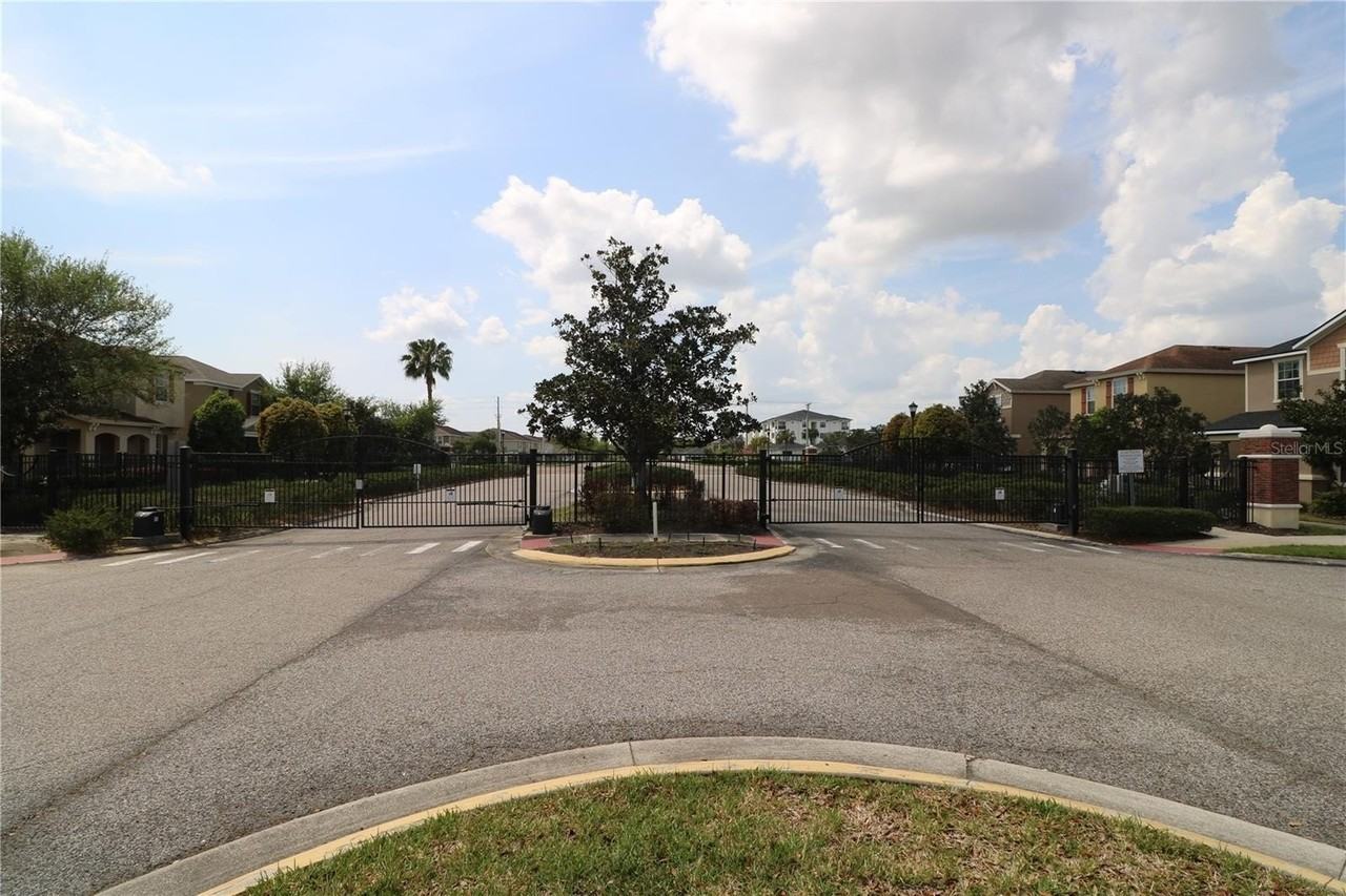 9029 Aspen Hollow Pl - Photo 4 of 50