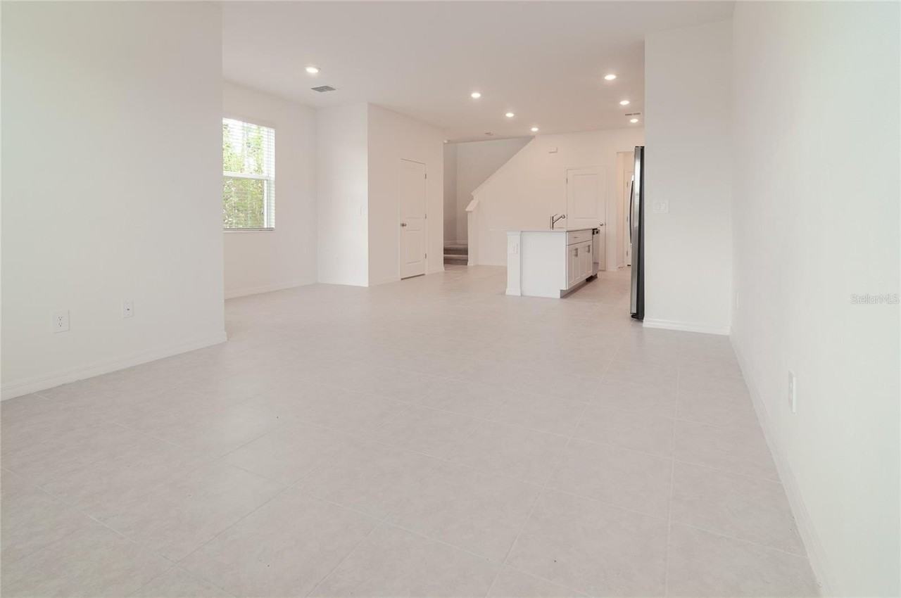 10844 Fowlers Bluff Ct - Photo 5 of 43