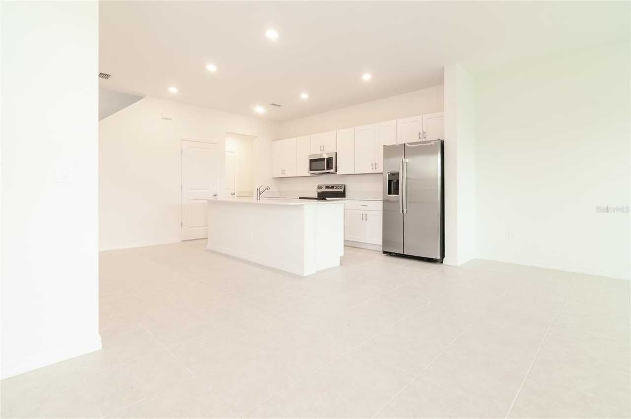 10844 Fowlers Bluff Ct - Photo 7 of 43