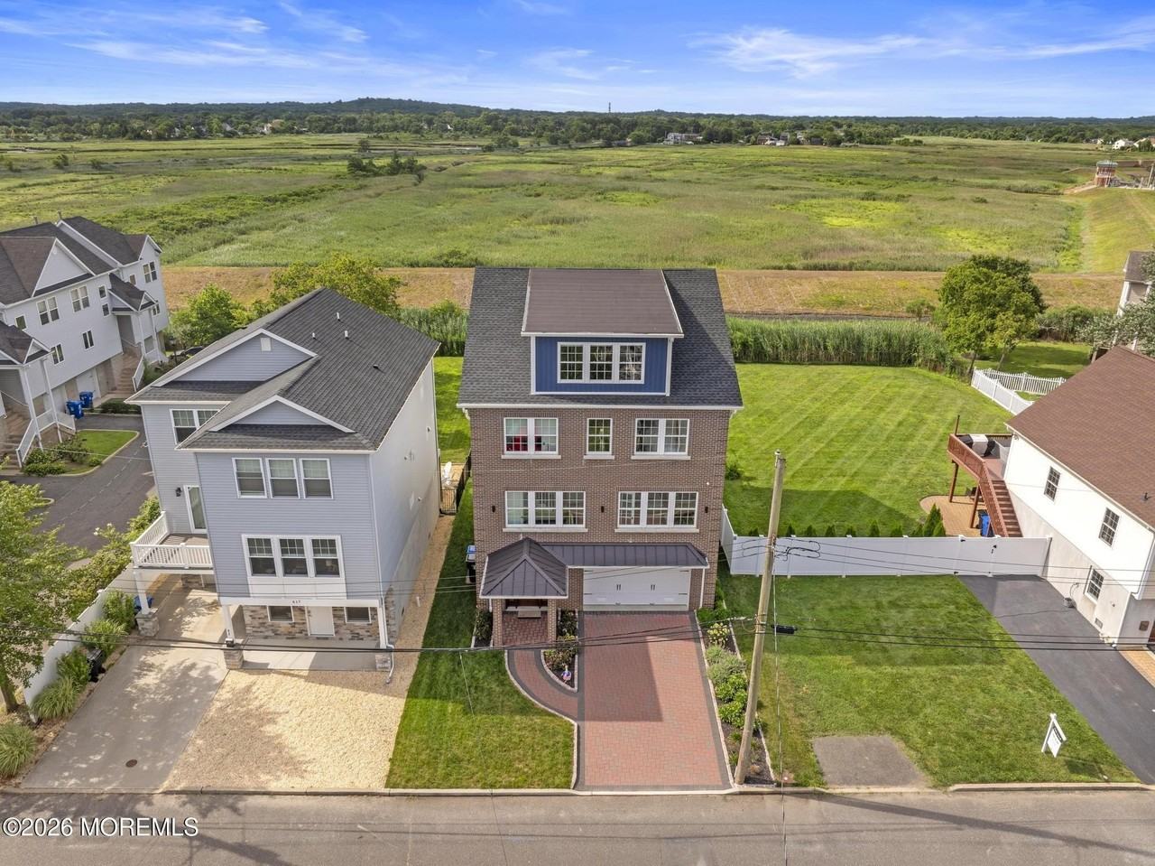 619 Park Ave - Photo 2 of 44