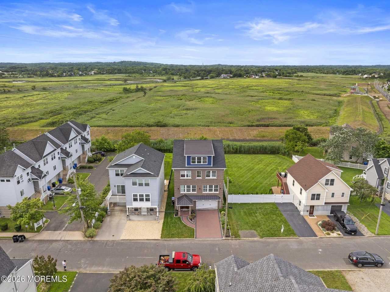 619 Park Ave - Photo 6 of 44