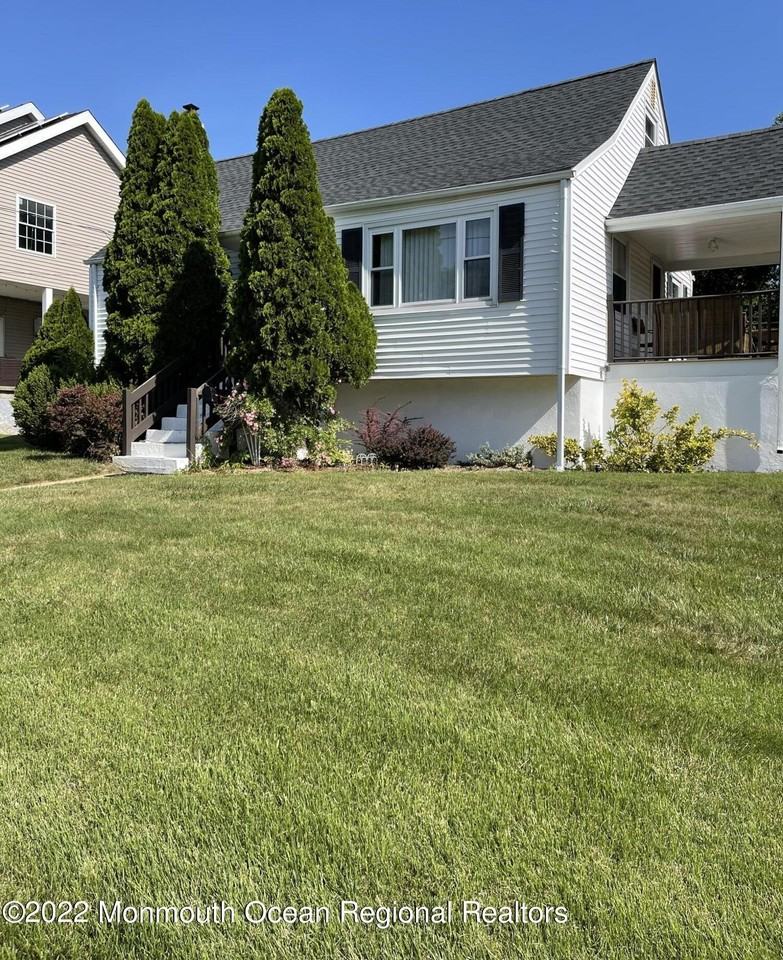 17 Clarence Ave - Photo 4 of 20