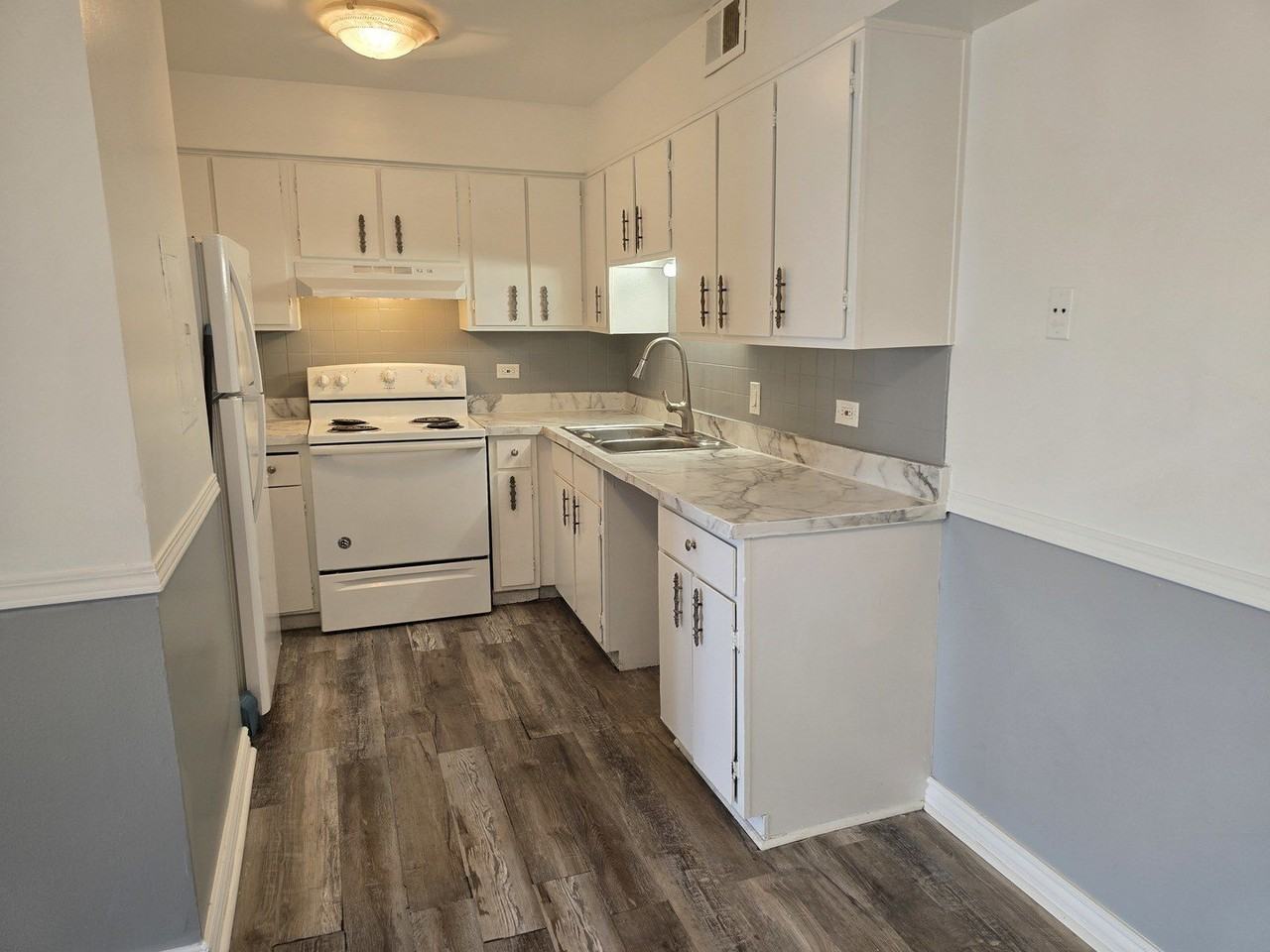 17701 Park Blvd #304 - Photo 5 of 13