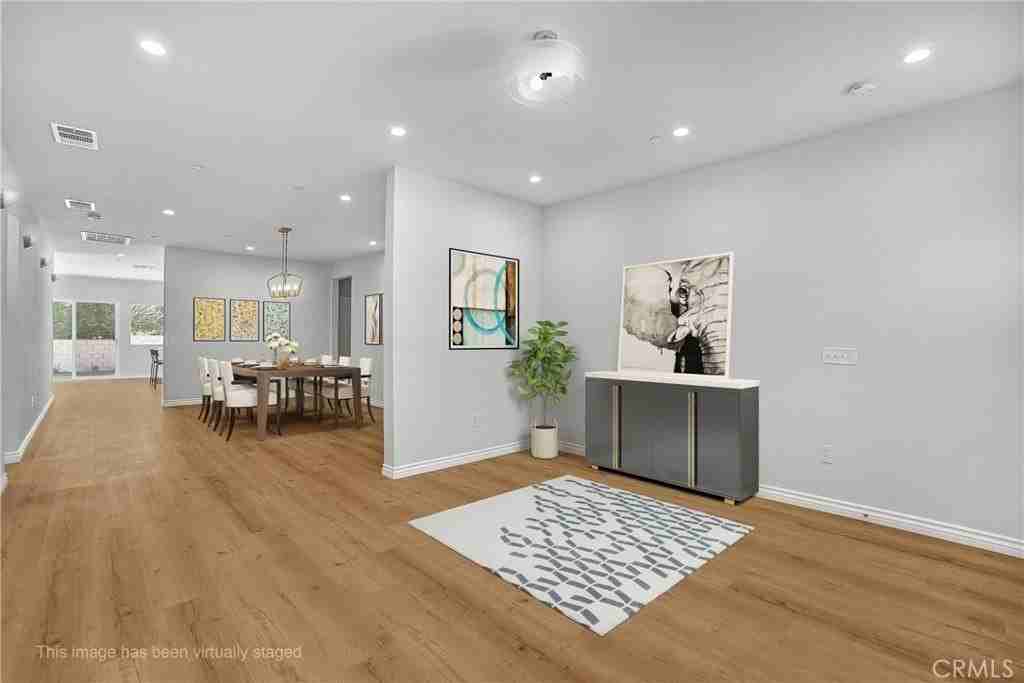 451 Hervey Ave - Photo 3 of 14