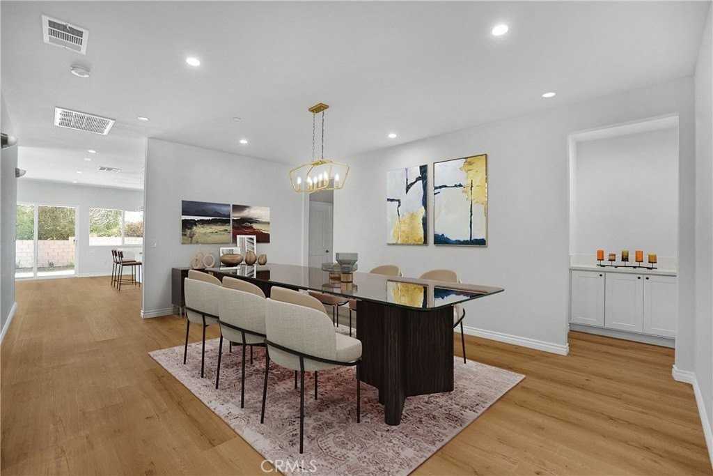 451 Hervey Ave - Photo 5 of 14