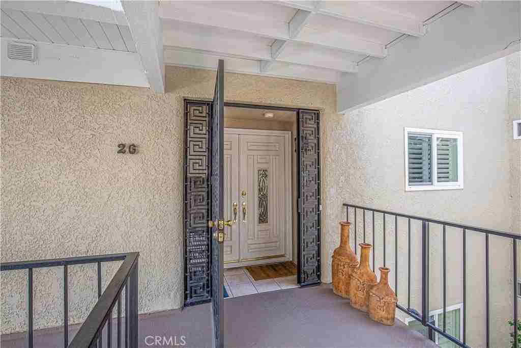 5510 Paseo Del Lago W - Photo 5 of 38