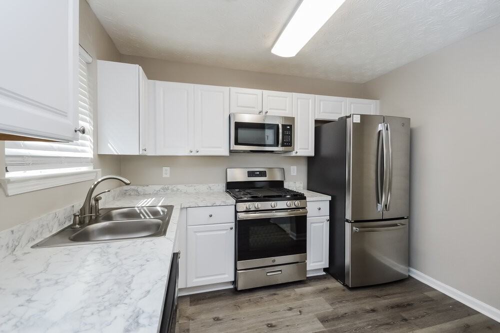 6683 Shapiro Ct - Photo 7 of 17