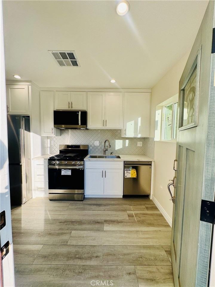 9318 Encino Ave - Photo 2 of 31