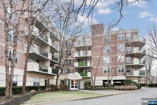 200 Grand Cove Way Apt 2a - Photo 1 of 1