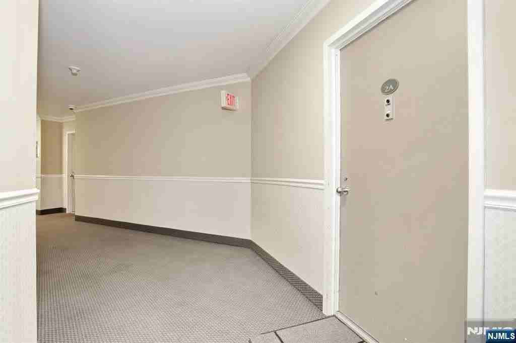 200 Grand Cove Way Apt 2a - Photo 4 of 34