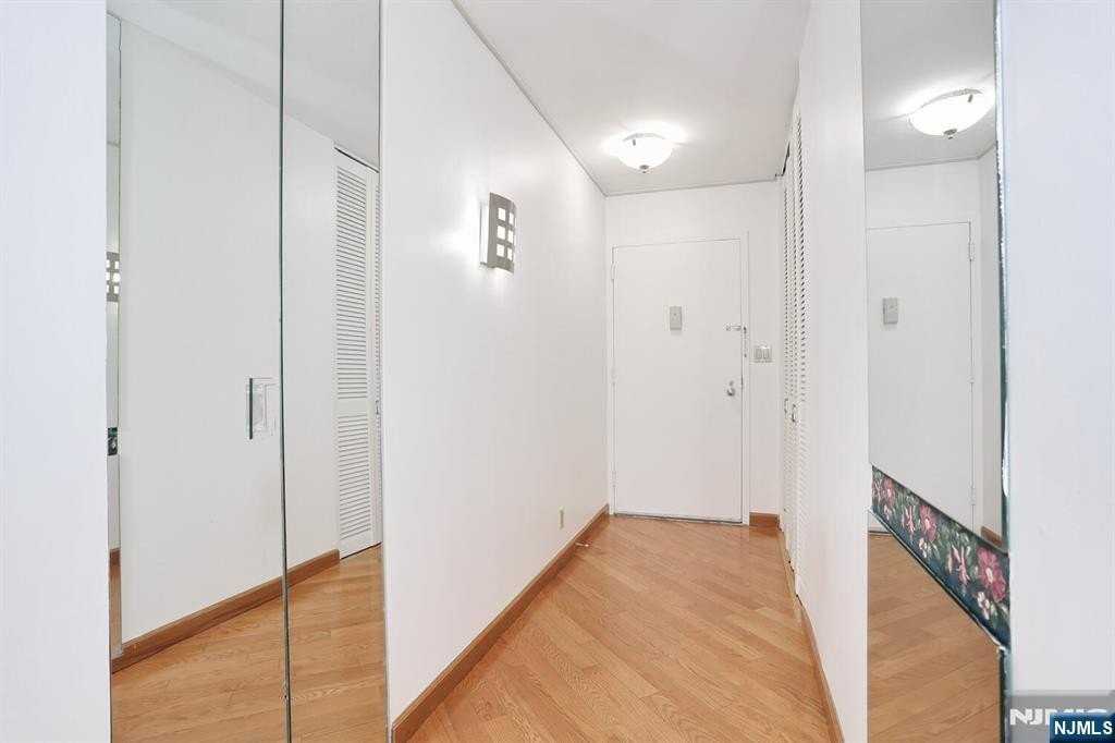 200 Grand Cove Way Apt 2a - Photo 5 of 34