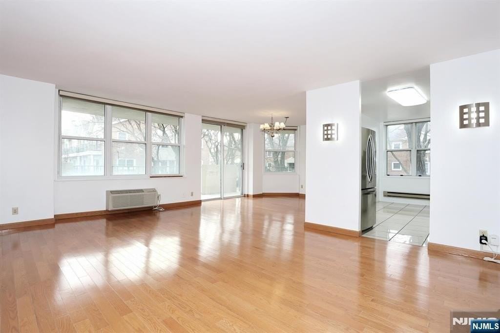 200 Grand Cove Way Apt 2a - Photo 6 of 34