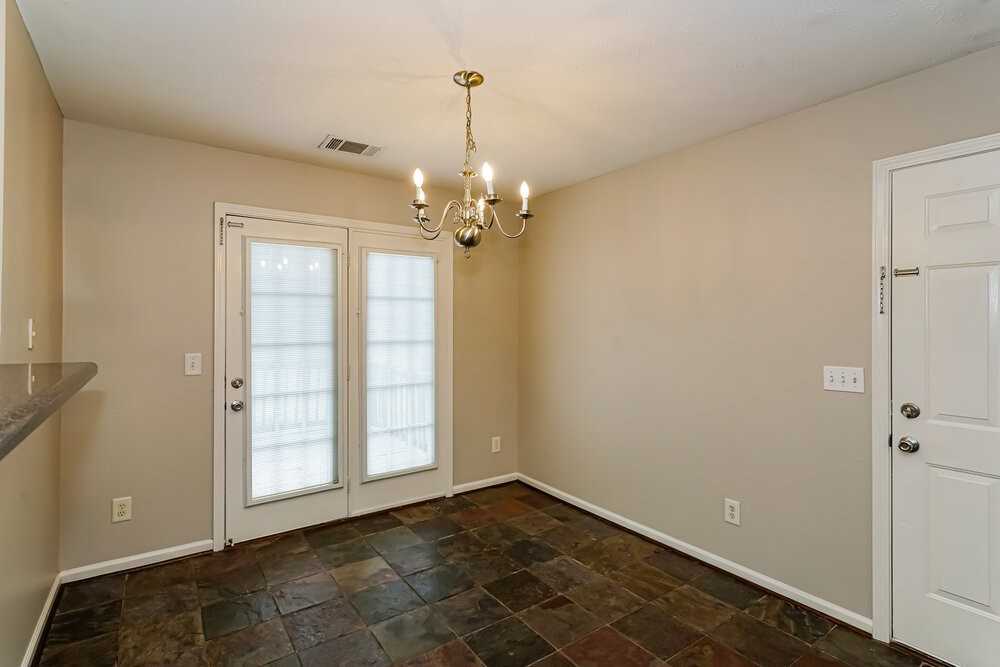 725 Holland Ridge Dr - Photo 6 of 17