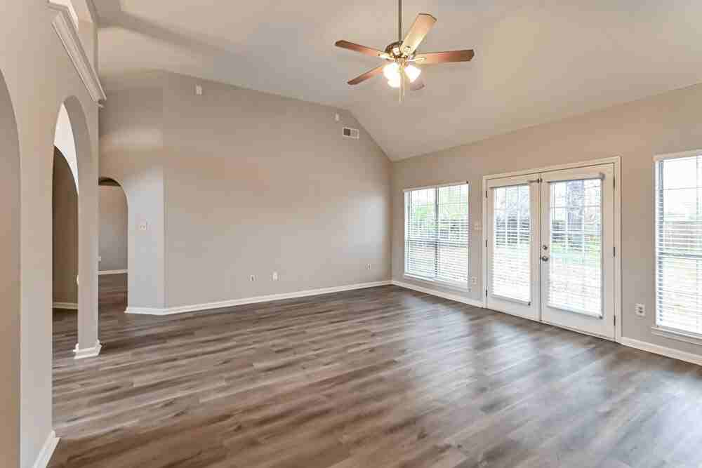 7376 Wendy Way - Photo 5 of 17