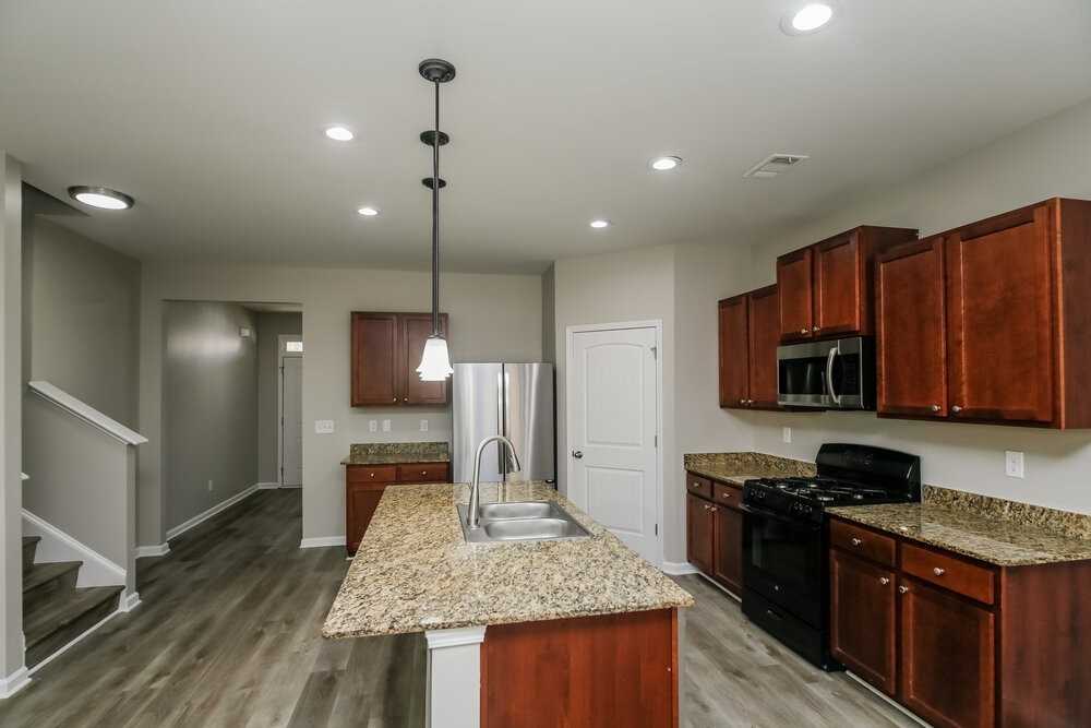 213 Hollyhock Ln - Photo 7 of 17