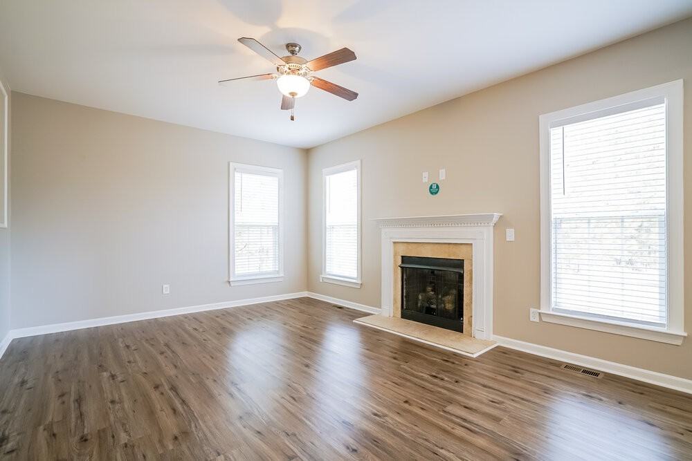 1220 Crendall Way - Photo 5 of 17