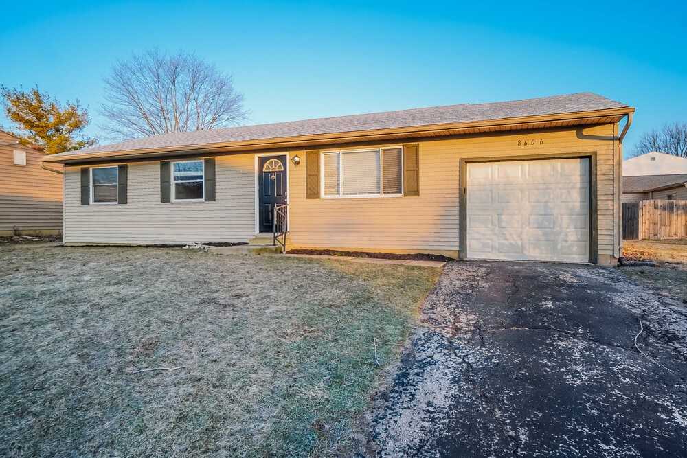 8606 Canyon Cove Rd - Photo 4 of 17