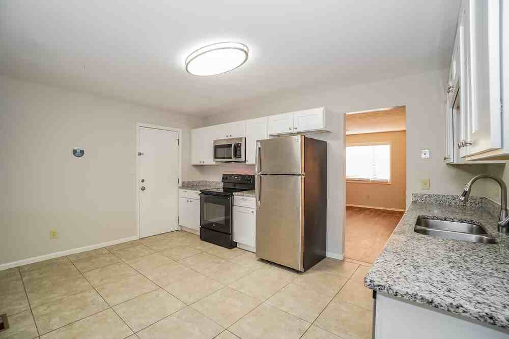 8606 Canyon Cove Rd - Photo 7 of 17