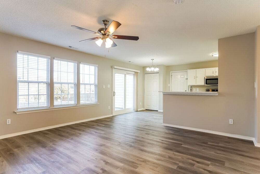 6333 Saybrooke Dr - Photo 5 of 17