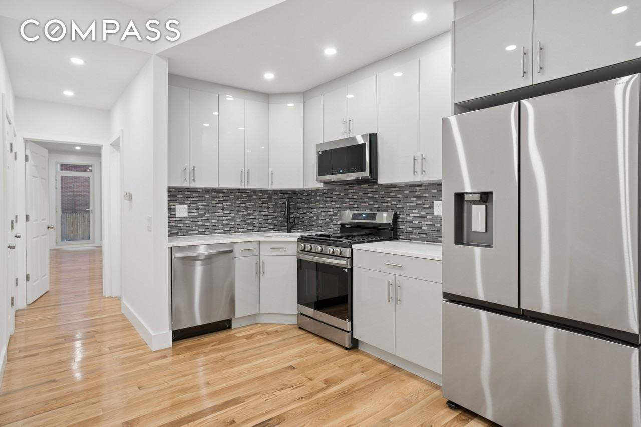 142 E 35th St #1 - Photo 3 of 9