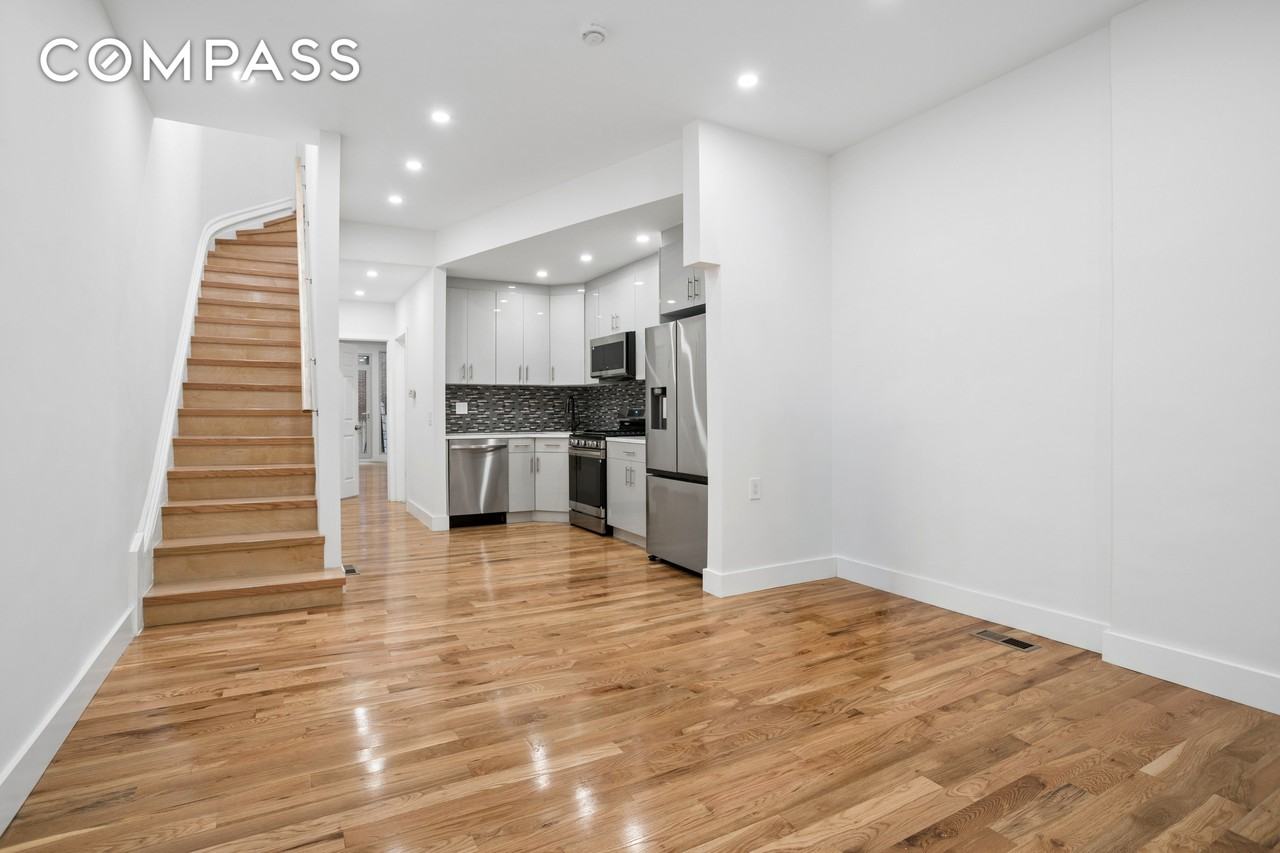 142 E 35th St #1 - Photo 4 of 9