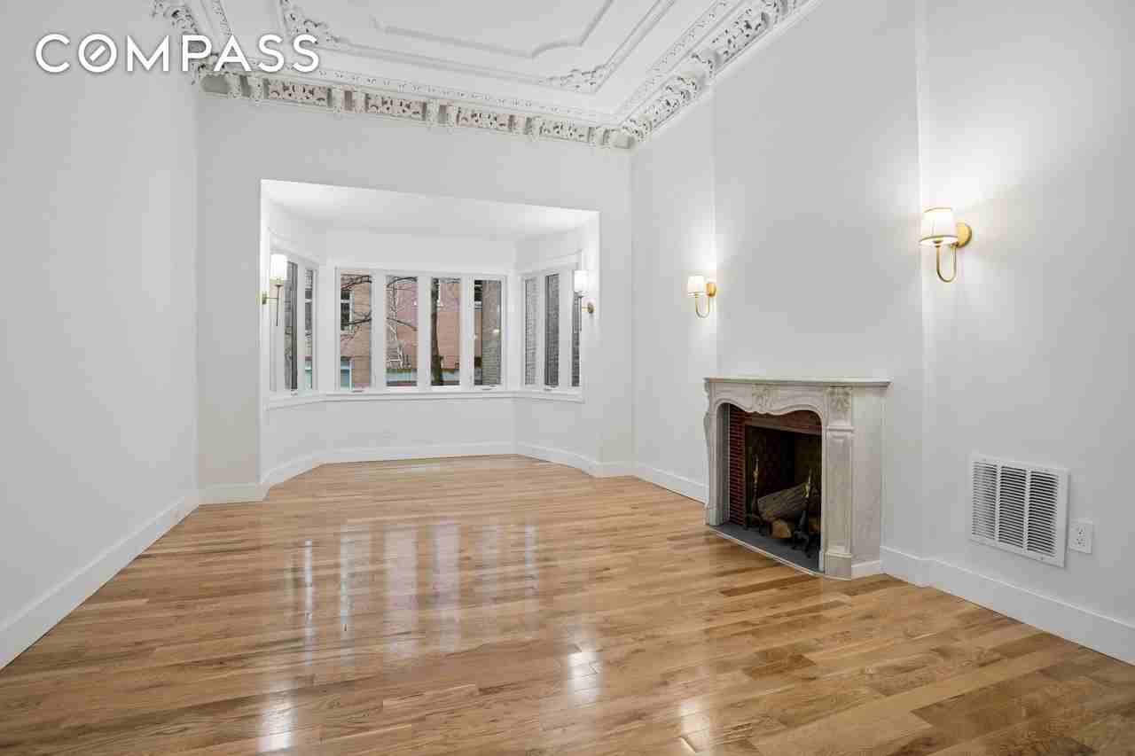 142 E 35th St #1 - Photo 7 of 9