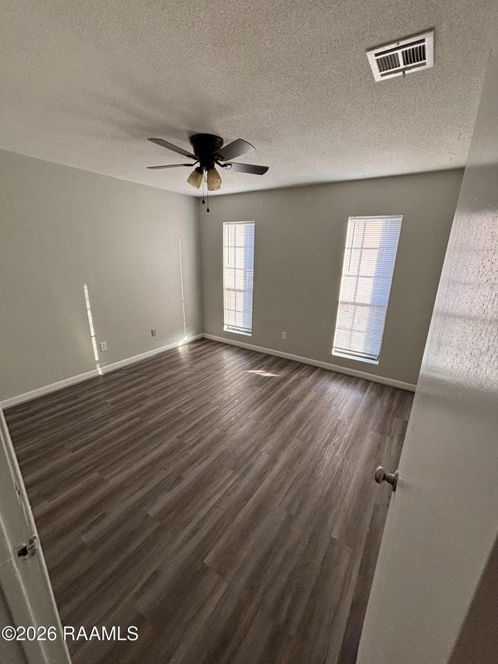 108 Cantal Dr Apt B - Photo 4 of 12