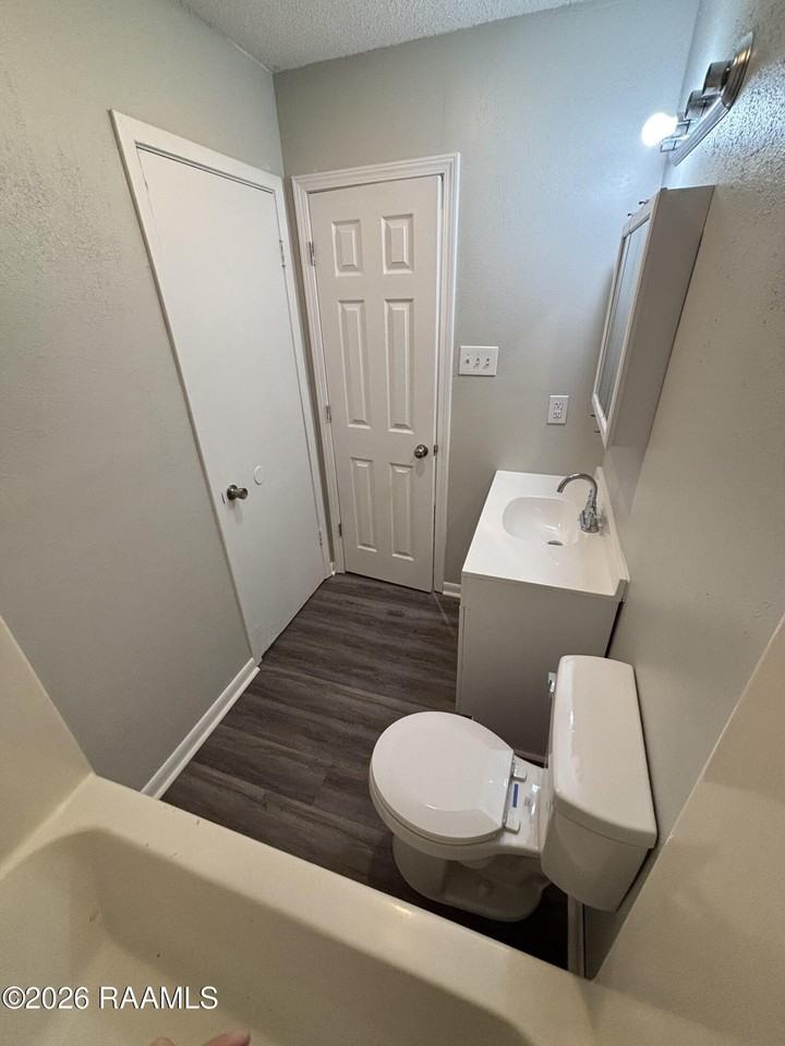 108 Cantal Dr Apt B - Photo 5 of 12