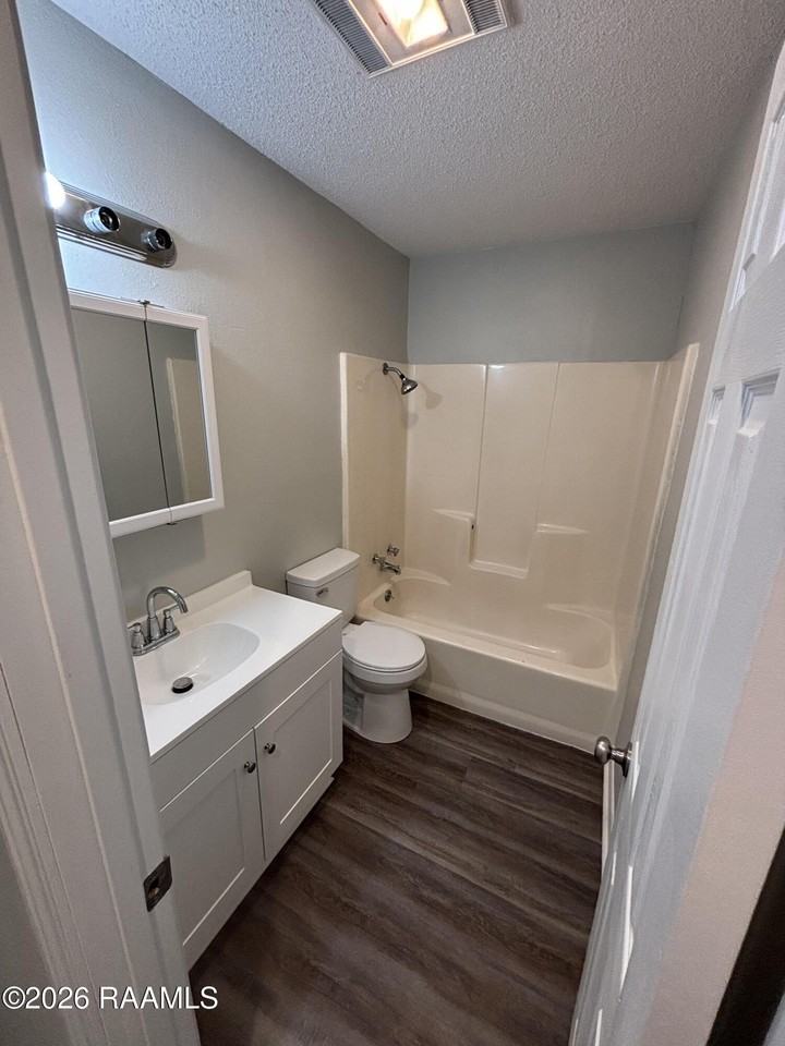 108 Cantal Dr Apt B - Photo 6 of 12