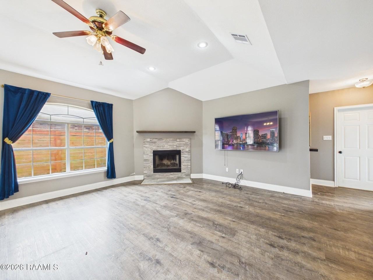 115 La Rue Vil - Photo 4 of 39