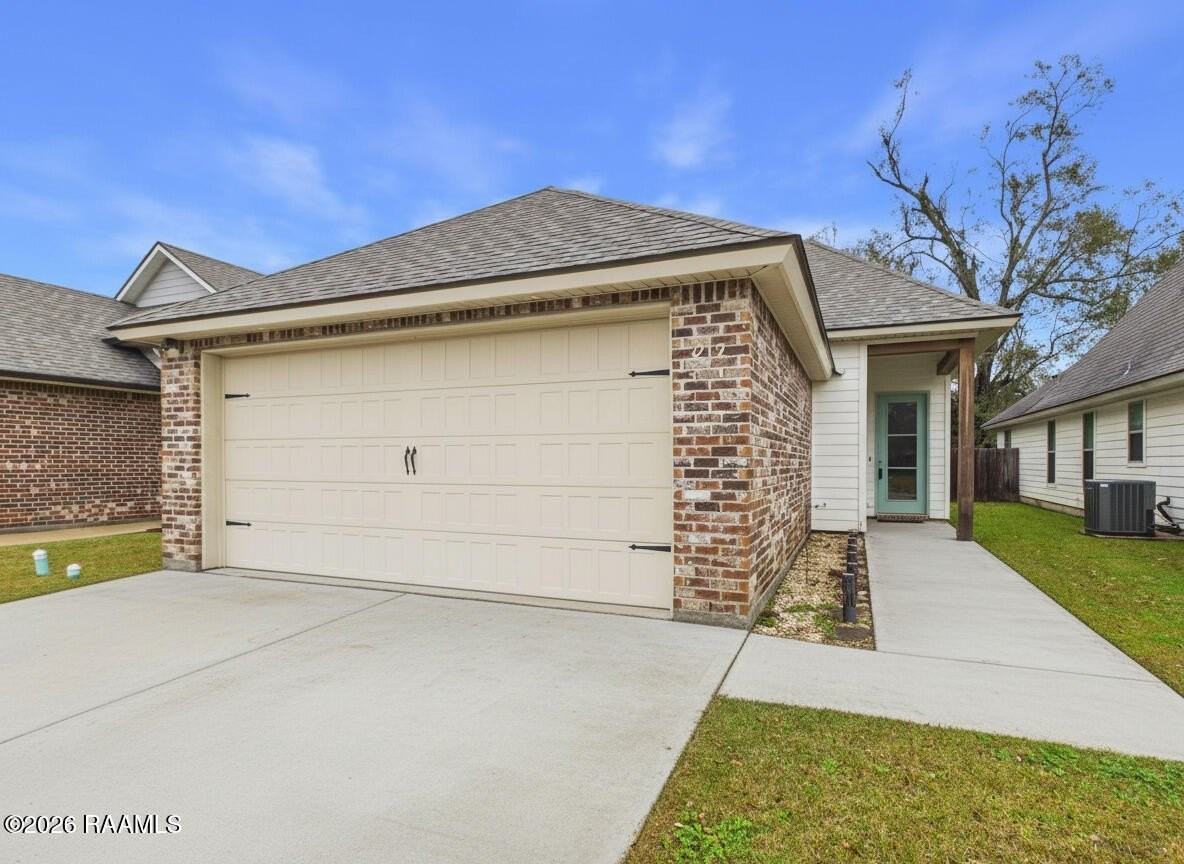 212 Twin Meadow Ln - Photo 2 of 18