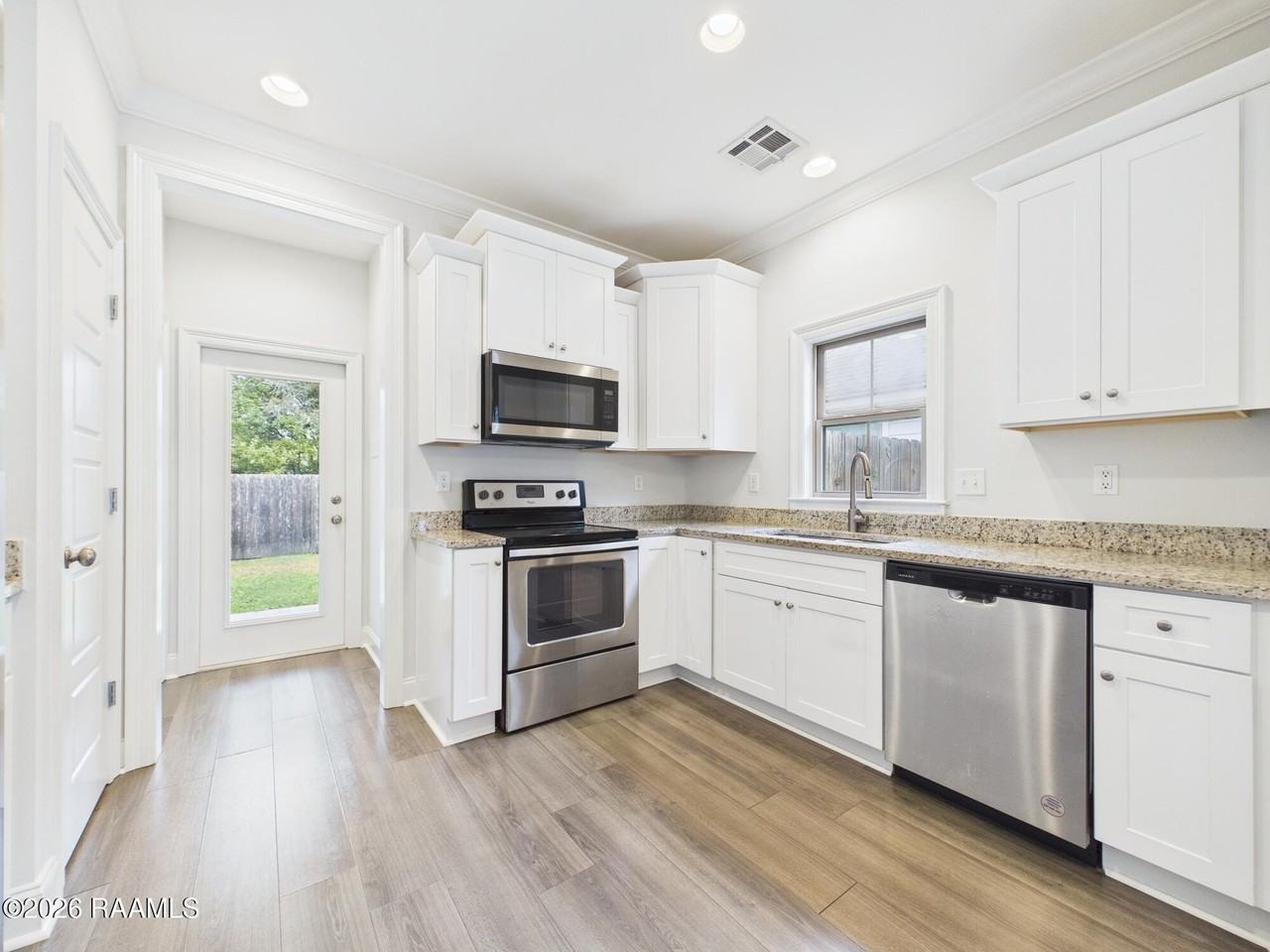 212 Twin Meadow Ln - Photo 6 of 18