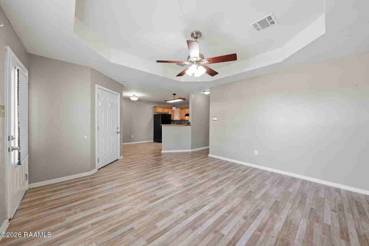 1422 Southport Blvd Apt A - Photo 3 of 25