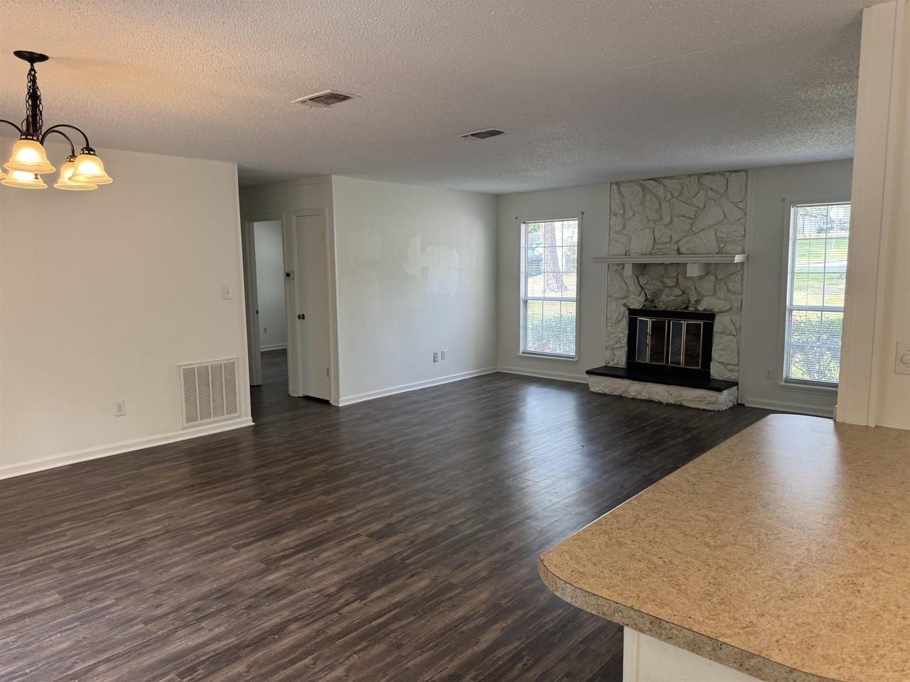 255 Skate Dr - Photo 2 of 28