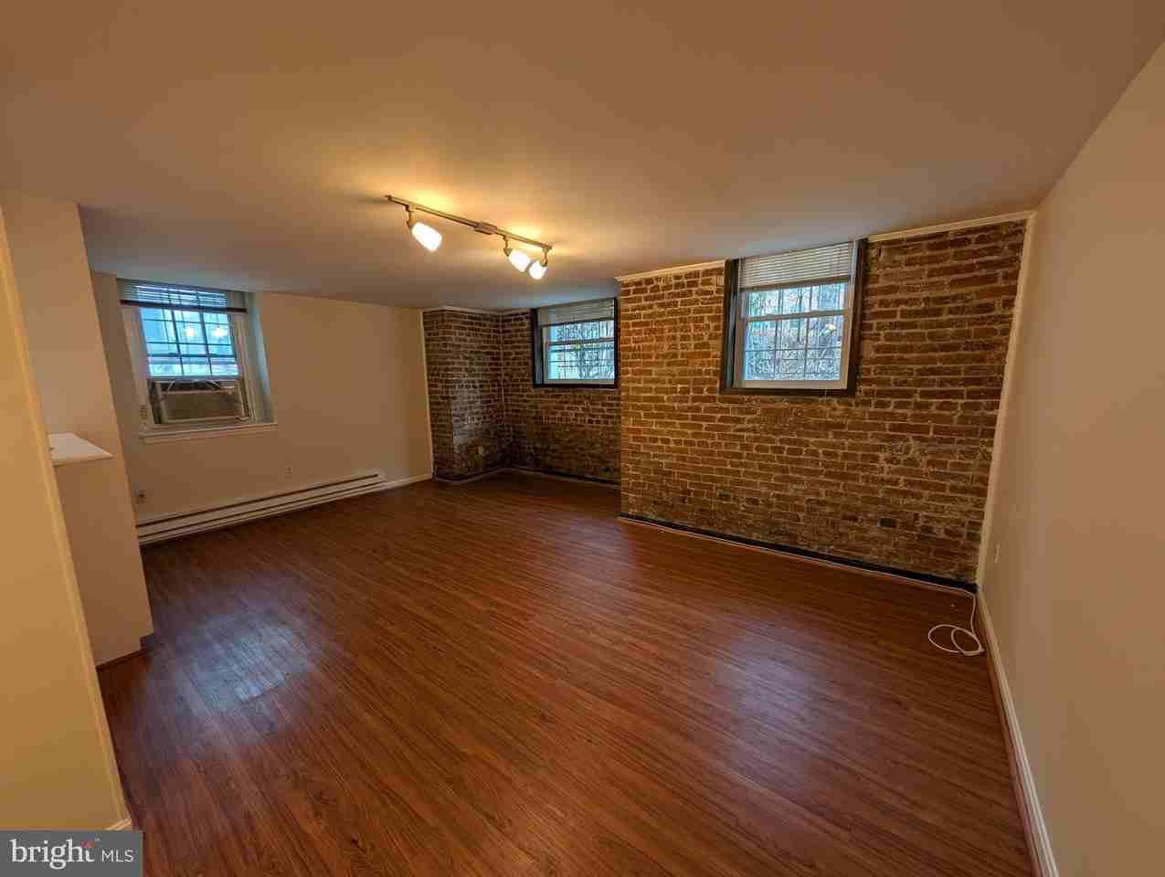 1332 15th St Nw Apt B2 - Photo 3 of 42