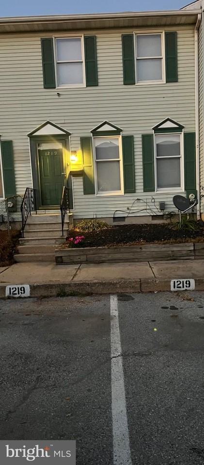 1219 Apple St - Photo 2 of 20