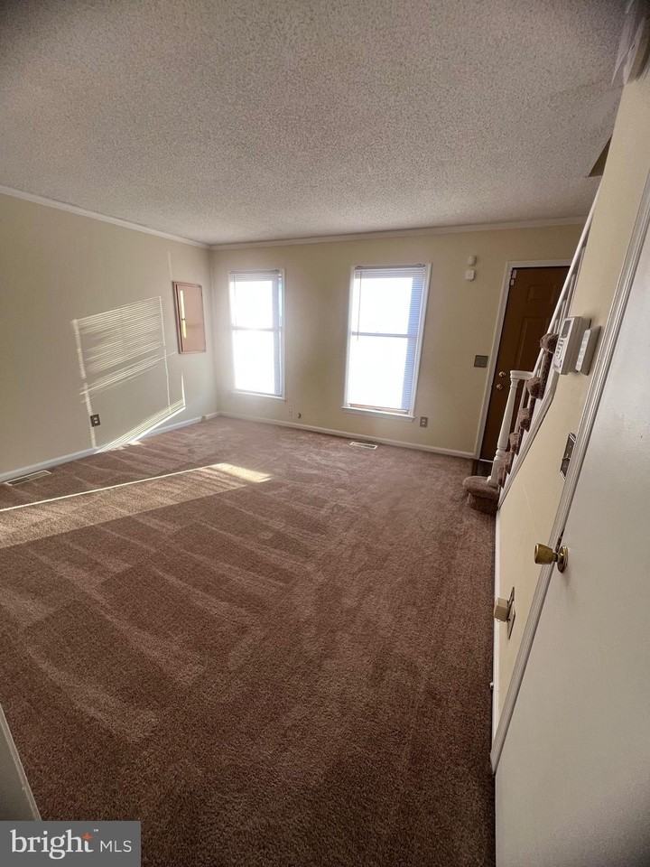 1219 Apple St - Photo 3 of 20