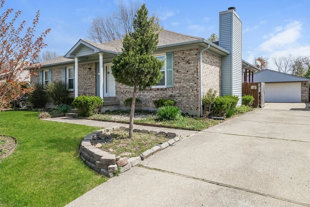 7017 Field View Ct - Photo 2 of 25