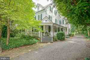 featured image of 315 Chestnut St