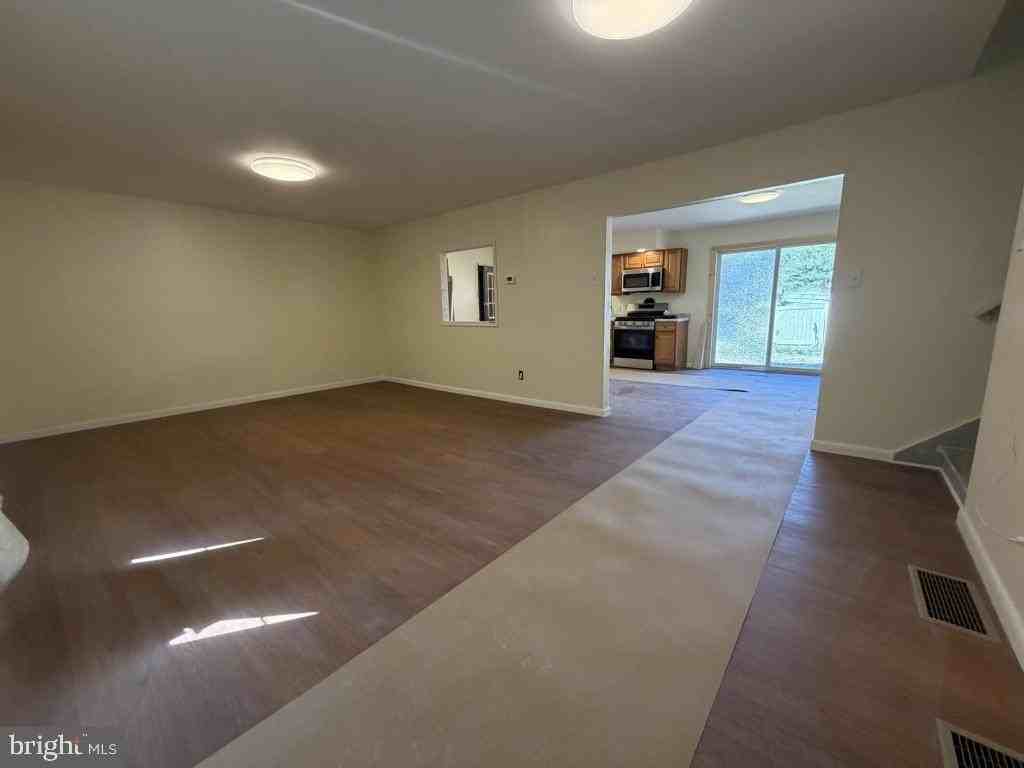 322 Nicholson Rd - Photo 5 of 45