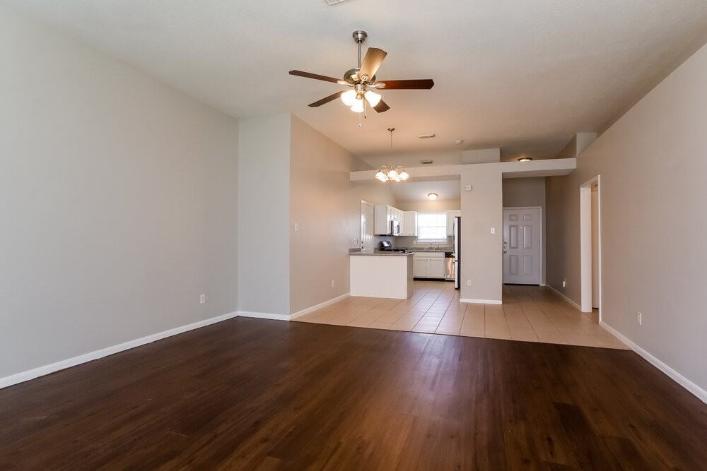 23715 Prairie Bird Dr - Photo 3 of 15