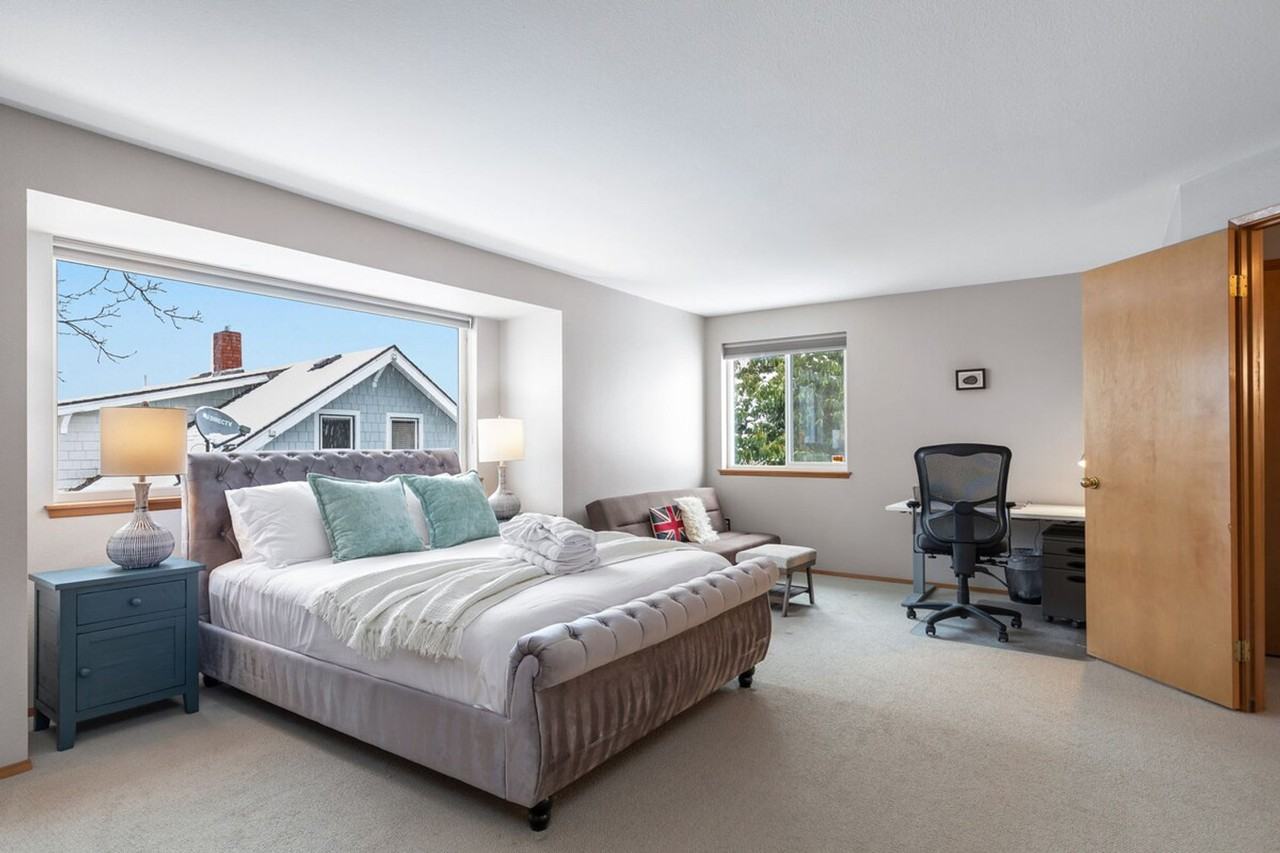 10433 67th Ave S #1507640P - Photo 2 of 47